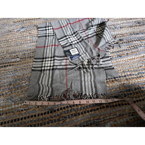 NWT John Ashford Scarf Grey Black White Plaid Fringe 62in X 11in Cozy Warm Neck - Picture 3 of 4
